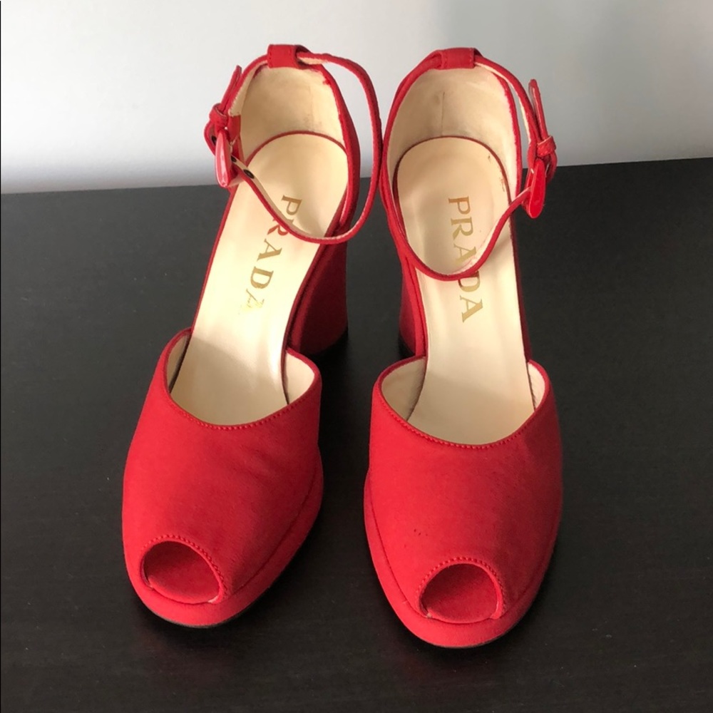 Prada ankle strap sandals in red size 35